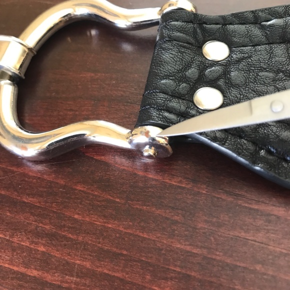 Silver Buckle Belt- Pebble Leather! EUC 3/$19 - Picture 10 of 11